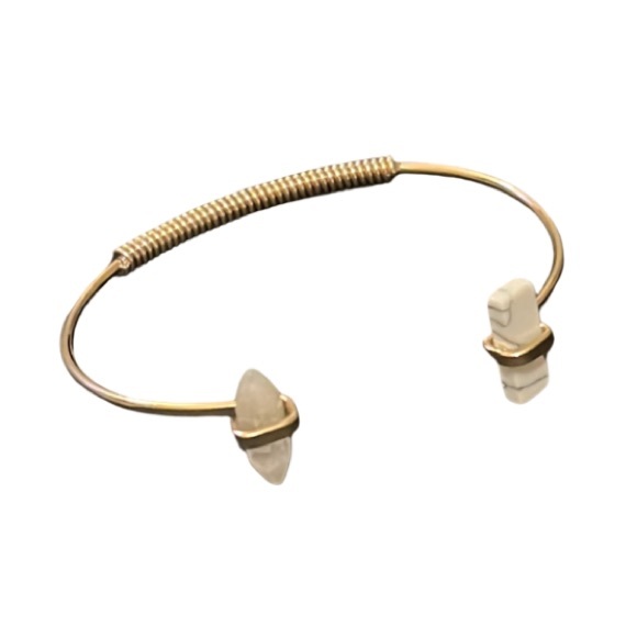 Free People Gold Plated White Howlite & Crystal Point Stone Open Bracelet - Picture 1 of 5